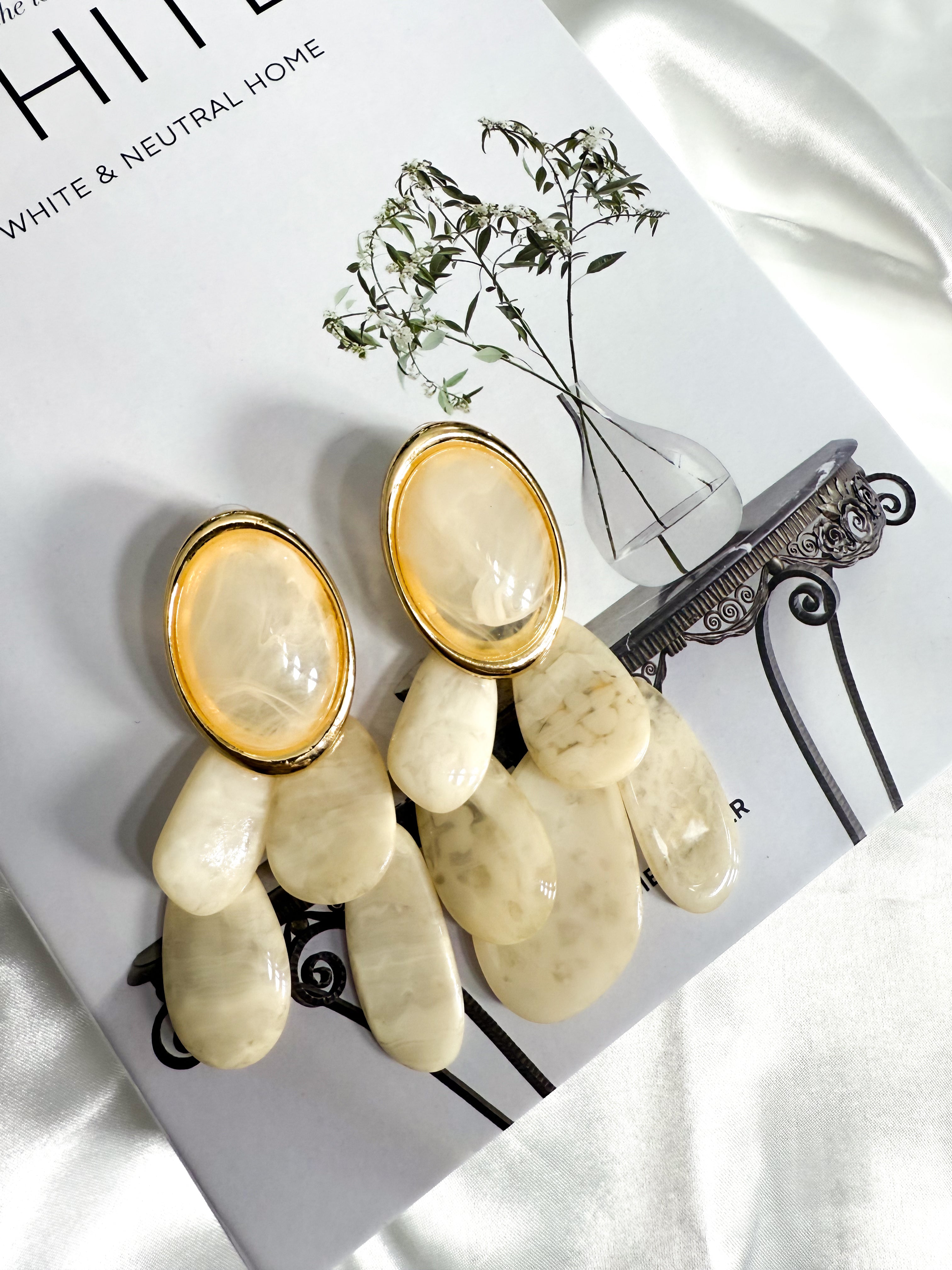 Orecchini Pendenti Ovali Panna