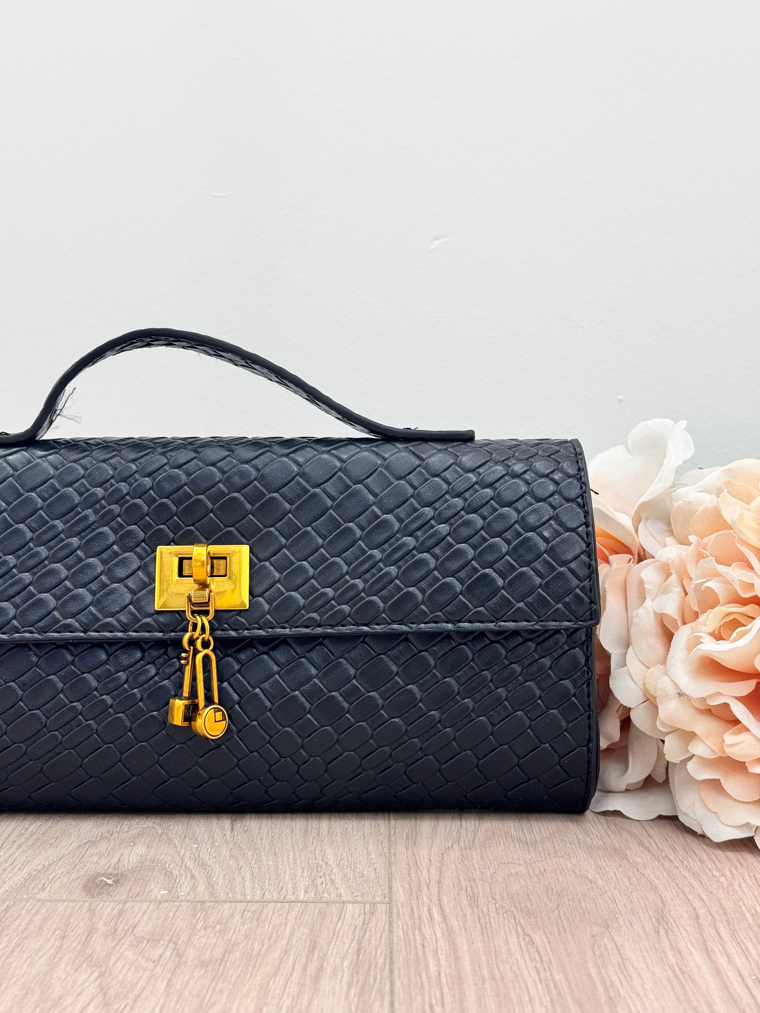 Borsa Baguette Martellata NERO